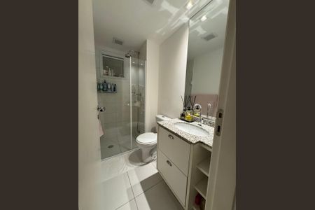Apartamento à venda com 70m², 2 quartos e 2 vagas Apartamento à venda com 70m², 2 quartos e 2 vagasBanheiro