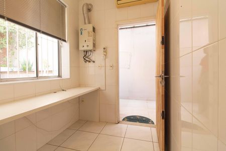 Casa para alugar com 120m², 3 quartos e 2 vagasEscritório