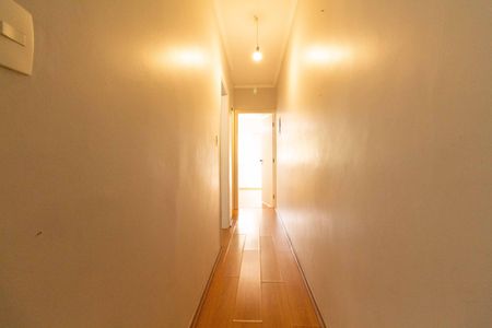 Casa para alugar com 120m², 3 quartos e 2 vagasCorredor