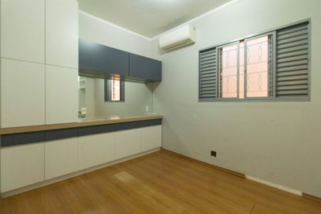 Casa para alugar com 120m², 3 quartos e 2 vagasQuarto 1