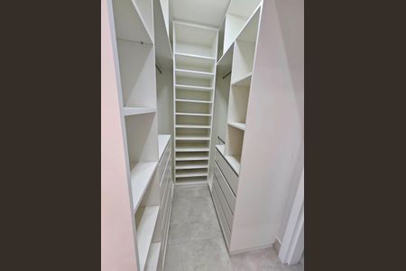 Apartamento para alugar com 81m², 2 quartos e 2 vagasCloset