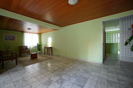 Apartamento à venda com 57m², 2 quartos e 1 vagaHall de entrada