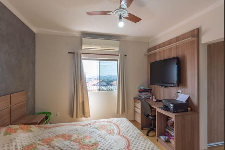 Casa à venda com 198m², 3 quartos e 4 vagasSuíte