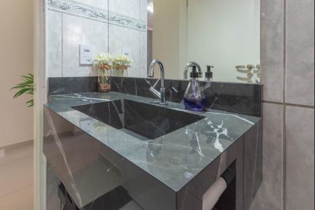 Casa à venda com 198m², 3 quartos e 4 vagasBanheiro