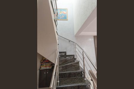 Casa à venda com 198m², 3 quartos e 4 vagasEscada