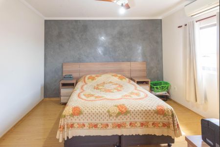 Casa à venda com 198m², 3 quartos e 4 vagasSuíte