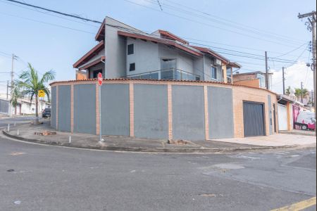 Casa à venda com 198m², 3 quartos e 4 vagasFachada
