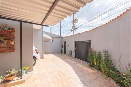 Casa à venda com 198m², 3 quartos e 4 vagasGaragem
