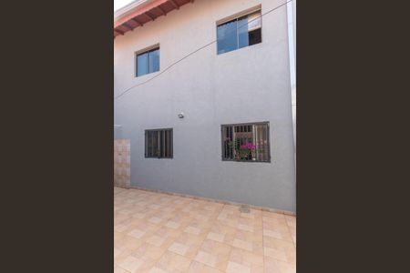 Casa à venda com 198m², 3 quartos e 4 vagasQuintal