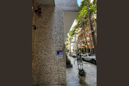 Apartamento à venda com 250m², 3 quartos e 2 vagas Apartamento à venda com 250m², 3 quartos e 2 vagasFachada