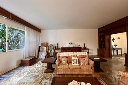 Apartamento à venda com 250m², 3 quartos e 2 vagas Apartamento à venda com 250m², 3 quartos e 2 vagasSala