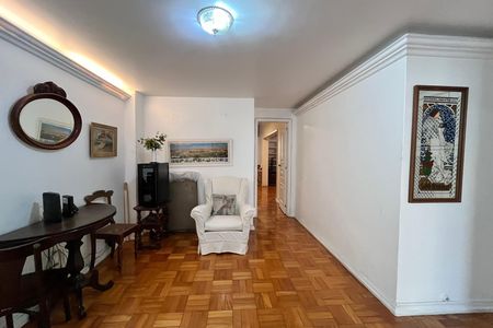 Apartamento à venda com 250m², 3 quartos e 2 vagas Apartamento à venda com 250m², 3 quartos e 2 vagasSala de estar