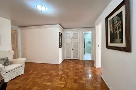 Apartamento à venda com 250m², 3 quartos e 2 vagas Apartamento à venda com 250m², 3 quartos e 2 vagasSala de estar
