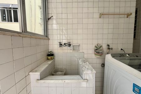 Apartamento à venda com 250m², 3 quartos e 2 vagas Apartamento à venda com 250m², 3 quartos e 2 vagasÁrea de Serviço