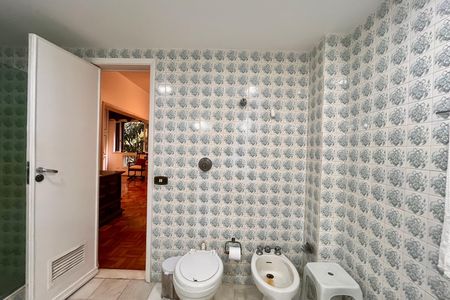 Apartamento à venda com 250m², 3 quartos e 2 vagas Apartamento à venda com 250m², 3 quartos e 2 vagasSuite