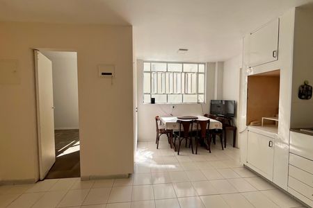 Apartamento à venda com 250m², 3 quartos e 2 vagas Apartamento à venda com 250m², 3 quartos e 2 vagasCozinha