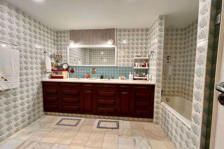 Apartamento à venda com 250m², 3 quartos e 2 vagas Apartamento à venda com 250m², 3 quartos e 2 vagasSuite