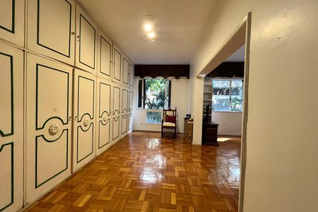Apartamento à venda com 250m², 3 quartos e 2 vagas Apartamento à venda com 250m², 3 quartos e 2 vagasSuite