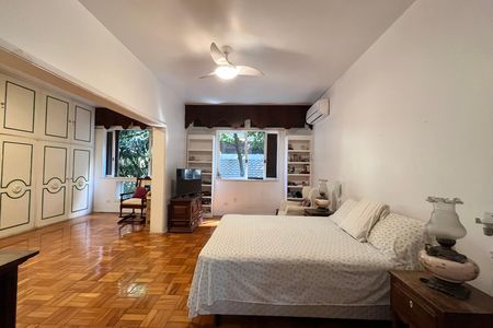 Apartamento à venda com 250m², 3 quartos e 2 vagas Apartamento à venda com 250m², 3 quartos e 2 vagasSuite
