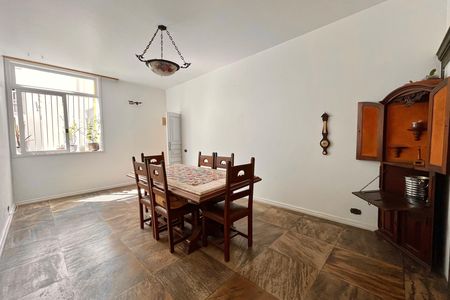 Apartamento à venda com 250m², 3 quartos e 2 vagas Apartamento à venda com 250m², 3 quartos e 2 vagasSala de Jantar