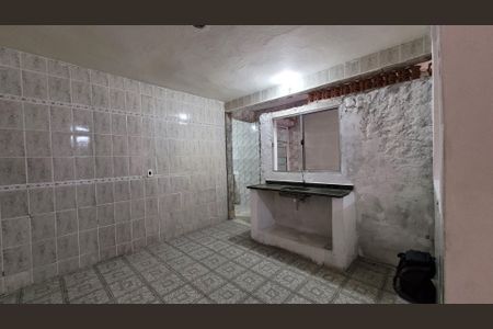 Cozinha de casa para alugar com 1 quarto, 55m² em Jardim Itapua, Itaquaquecetuba