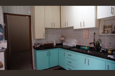 Cozinha de casa para alugar com 2 quartos, 100m² em Vila Ester, Guarulhos