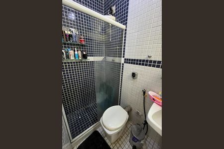 Casa à venda com 610m², 5 quartos e 7 vagasBanheiro quarto 1