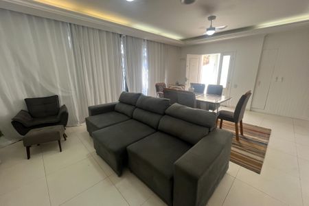 Sala de casa à venda com 5 quartos, 610m² em Jardim Guanabara, Rio de Janeiro