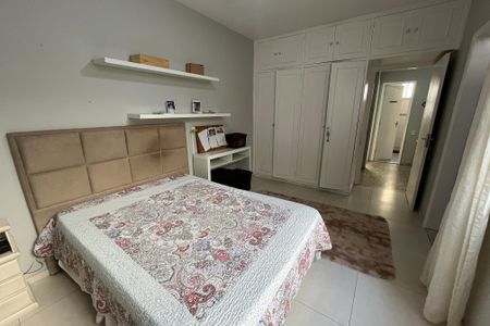 Casa à venda com 610m², 5 quartos e 7 vagasQuarto 1
