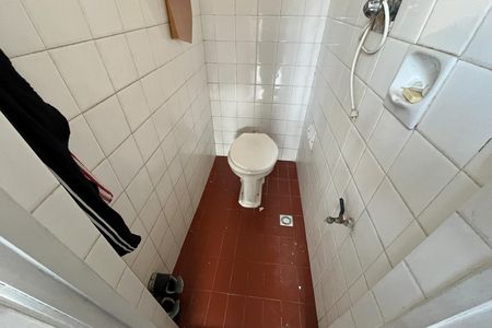 Casa à venda com 610m², 5 quartos e 7 vagasBanheiro de serviço