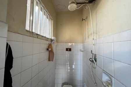 Casa à venda com 610m², 5 quartos e 7 vagasBanheiro de serviço