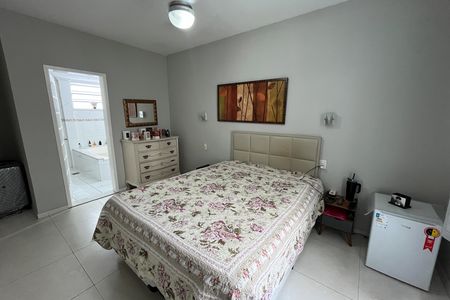 Casa à venda com 610m², 5 quartos e 7 vagasQuarto 2
