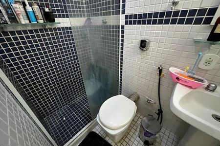 Casa à venda com 610m², 5 quartos e 7 vagasBanheiro quarto 1