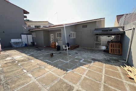Casa à venda com 610m², 5 quartos e 7 vagasQuintal