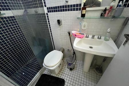 Casa à venda com 610m², 5 quartos e 7 vagasBanheiro quarto 1