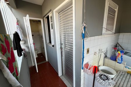 Casa à venda com 610m², 5 quartos e 7 vagasCasa de serviço