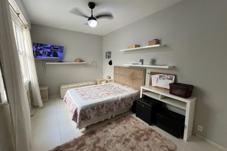 Casa à venda com 610m², 5 quartos e 7 vagasQuarto 1