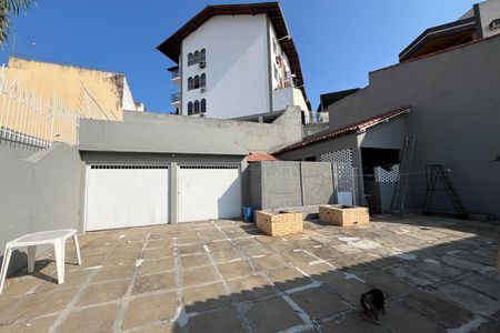 Casa à venda com 610m², 5 quartos e 7 vagasQuintal