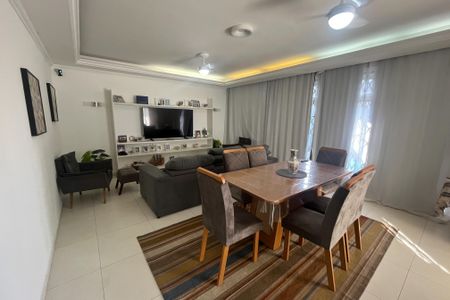 Sala de casa à venda com 5 quartos, 610m² em Jardim Guanabara, Rio de Janeiro