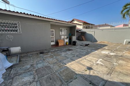Casa à venda com 610m², 5 quartos e 7 vagasQuintal