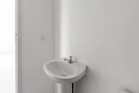 Apartamento à venda com 38m², 2 quartos e sem vaga Apartamento à venda com 38m², 2 quartos e sem vagaBanheiro
