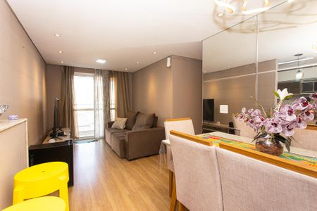 Sala de apartamento à venda com 3 quartos, 68m² em Chácara Seis de Outubro, São Paulo