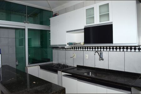 Casa para alugar com 110m², 3 quartos e 2 vagasCozinha