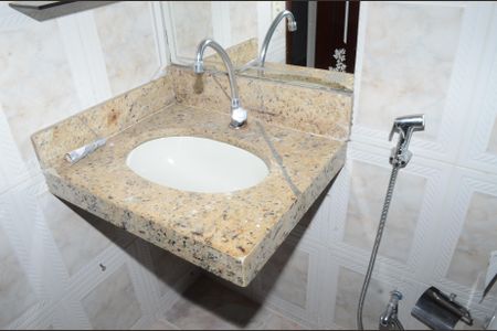 Casa para alugar com 110m², 3 quartos e 2 vagasBanheiro