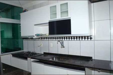 Casa para alugar com 110m², 3 quartos e 2 vagasCozinha