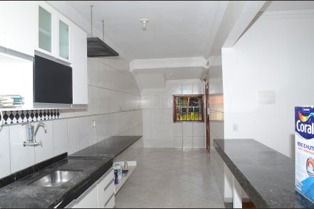 Casa para alugar com 110m², 3 quartos e 2 vagasCozinha