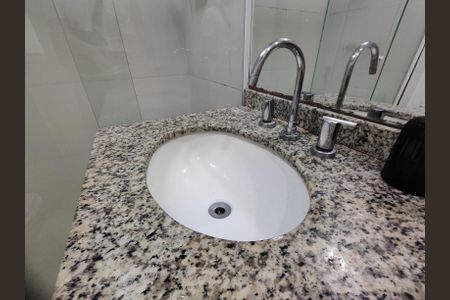 Apartamento à venda com 84m², 2 quartos e 2 vagas Apartamento à venda com 84m², 2 quartos e 2 vagasBanheiro da Suíte 1