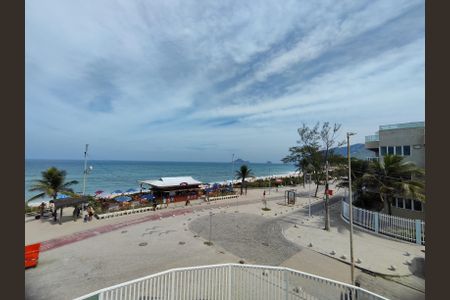 Apartamento à venda com 84m², 2 quartos e 2 vagas Apartamento à venda com 84m², 2 quartos e 2 vagasVaranda