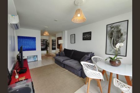 Apartamento à venda com 84m², 2 quartos e 2 vagas Apartamento à venda com 84m², 2 quartos e 2 vagasSala