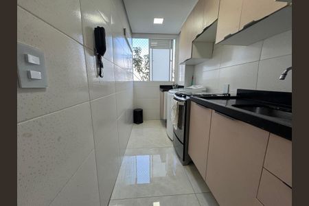 Cozinha de apartamento à venda com 2 quartos, 47m² em Jardim do Lago, Osasco